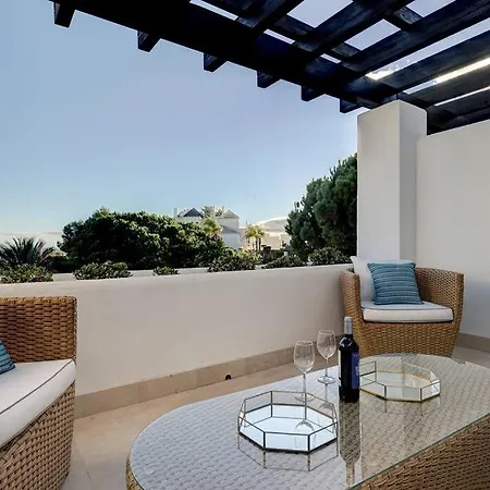 Luxurious 80m² Apartment, Stunning Sea Views - Rio Real Golf, 公寓 马尔韦利亚