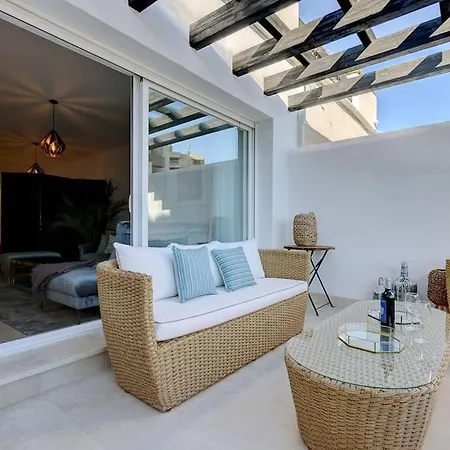 Luxurious 80m² Apartment, Stunning Sea Views - Rio Real Golf, Marbella